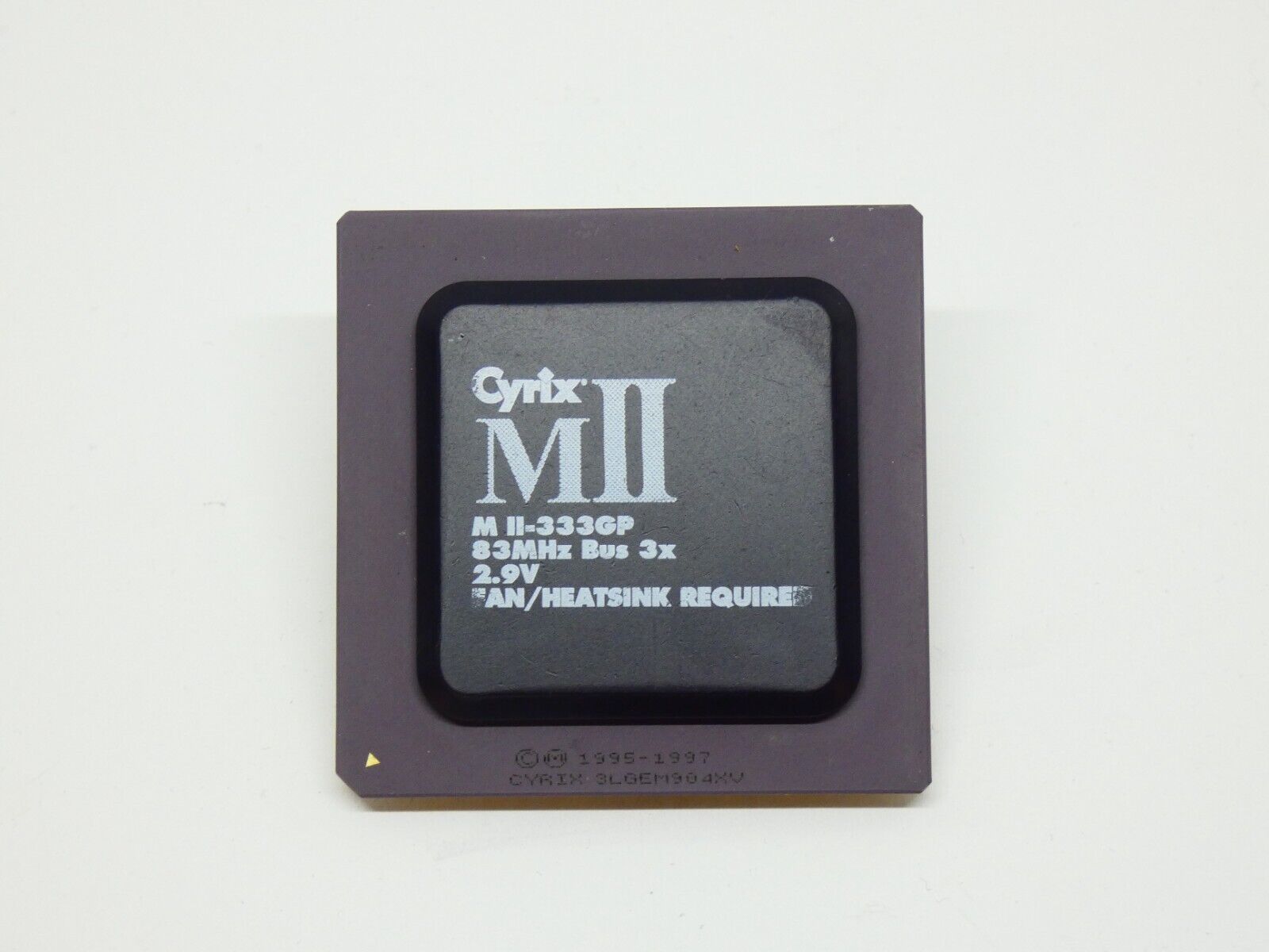 Cyrix MII-333GP 250 MHz (rated 333MHz, 83 MHz Bus, 2.9V) - Socket 7