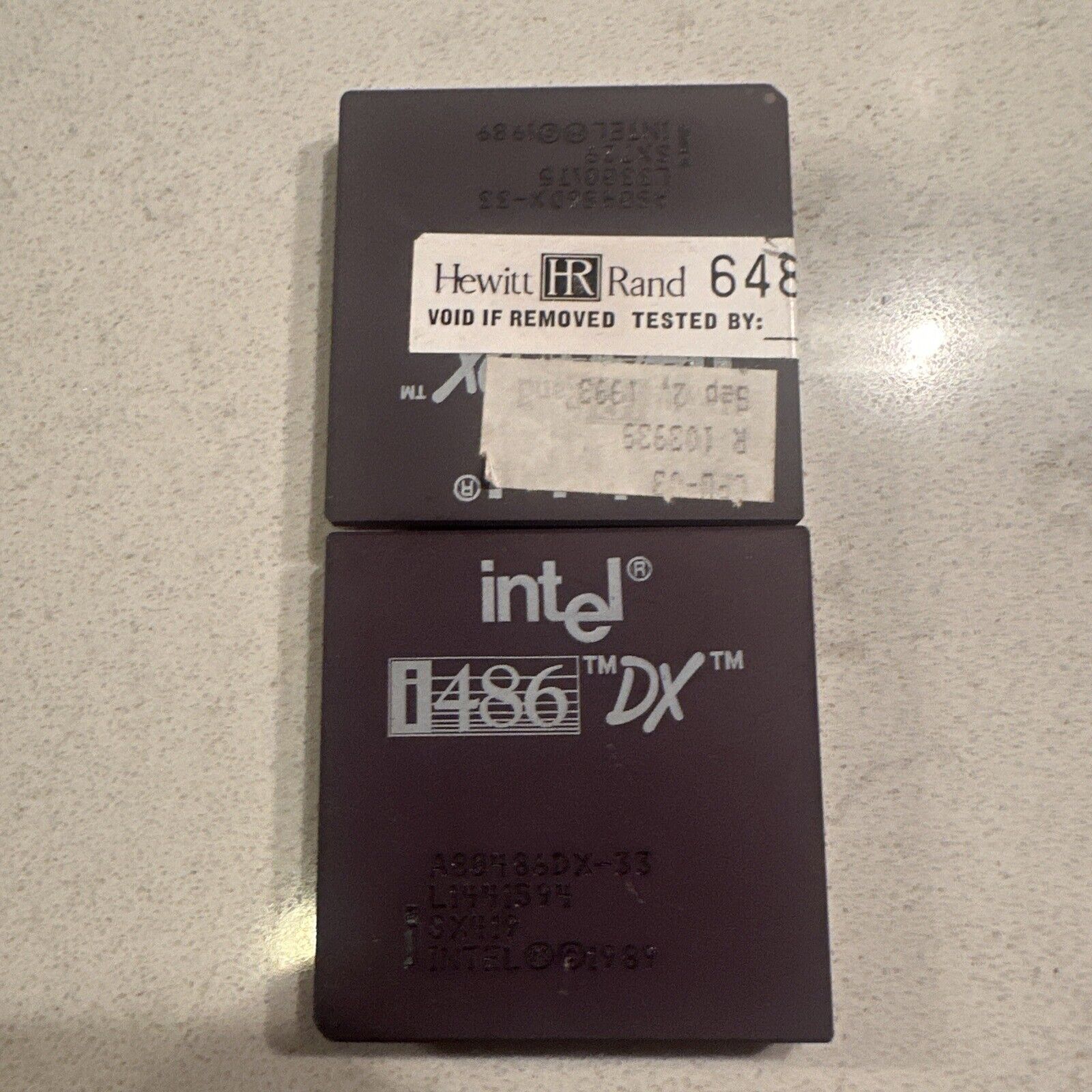 (2) Intel i486DX 33 CPU 