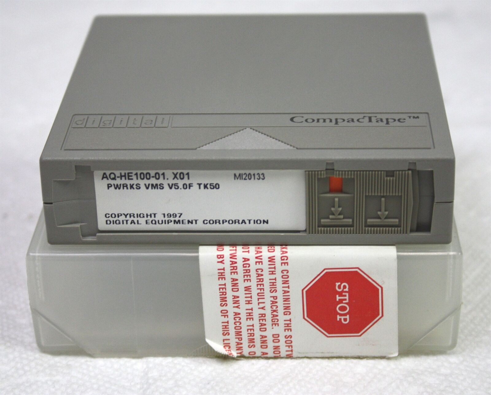 Vintage 1997 Digital DEC Pathworks VMS V5.0F TK50 Tape AQ-HE100-01.X01 VAX 