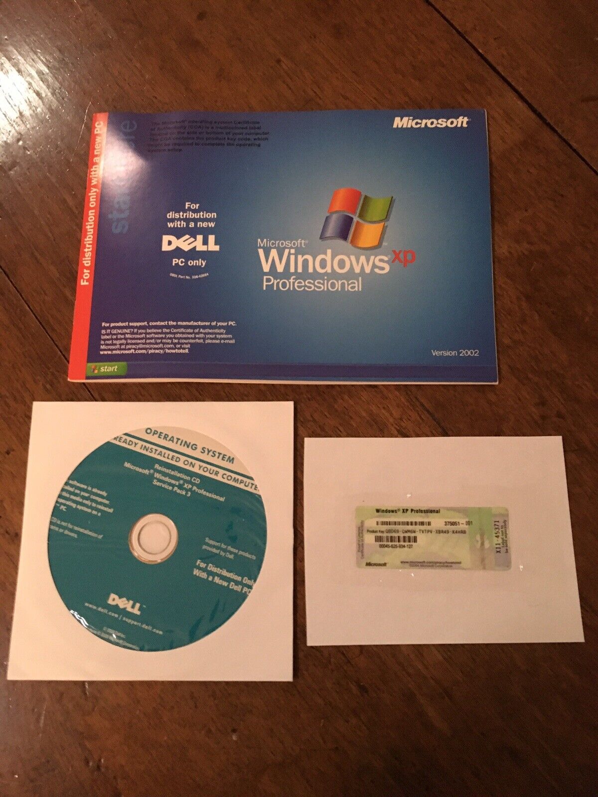 Vintage Collectible Microsoft Windows xp Owners Manual and Software, 2002