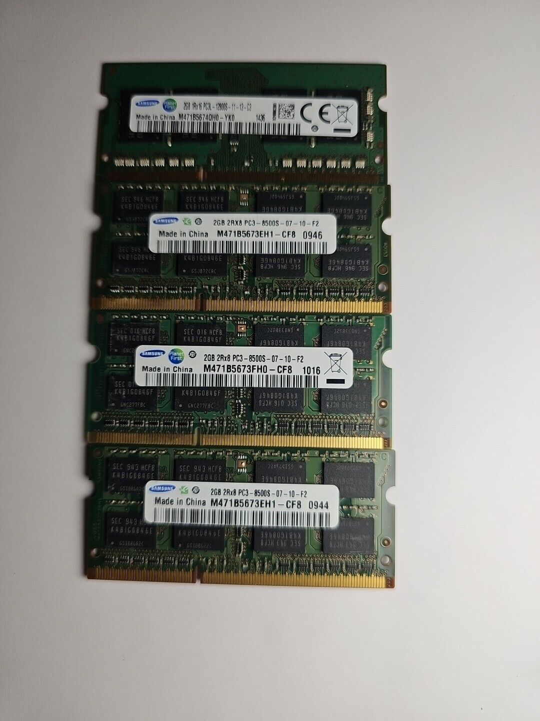 8GB(4X2G)Samsung PC3-8500 2GB SO-DIMM 1066 MHz PC3-8500 DDR3  (M471B5673FH0-CF8)