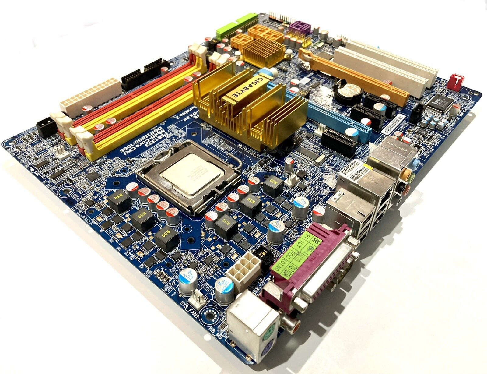 Gigabyte GA-P35-DS3P Rev 1.1 LGA775, Intel Core2 E6750 2.66ghz CPU, 4GB DDR2 800