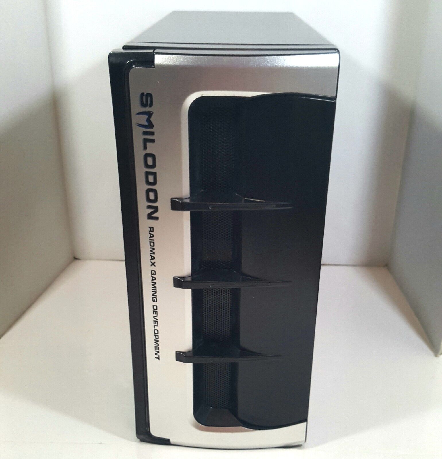RaidMax Smilodon Gaming Silver Black Mid Tower PC Case With Dirk Tooth 