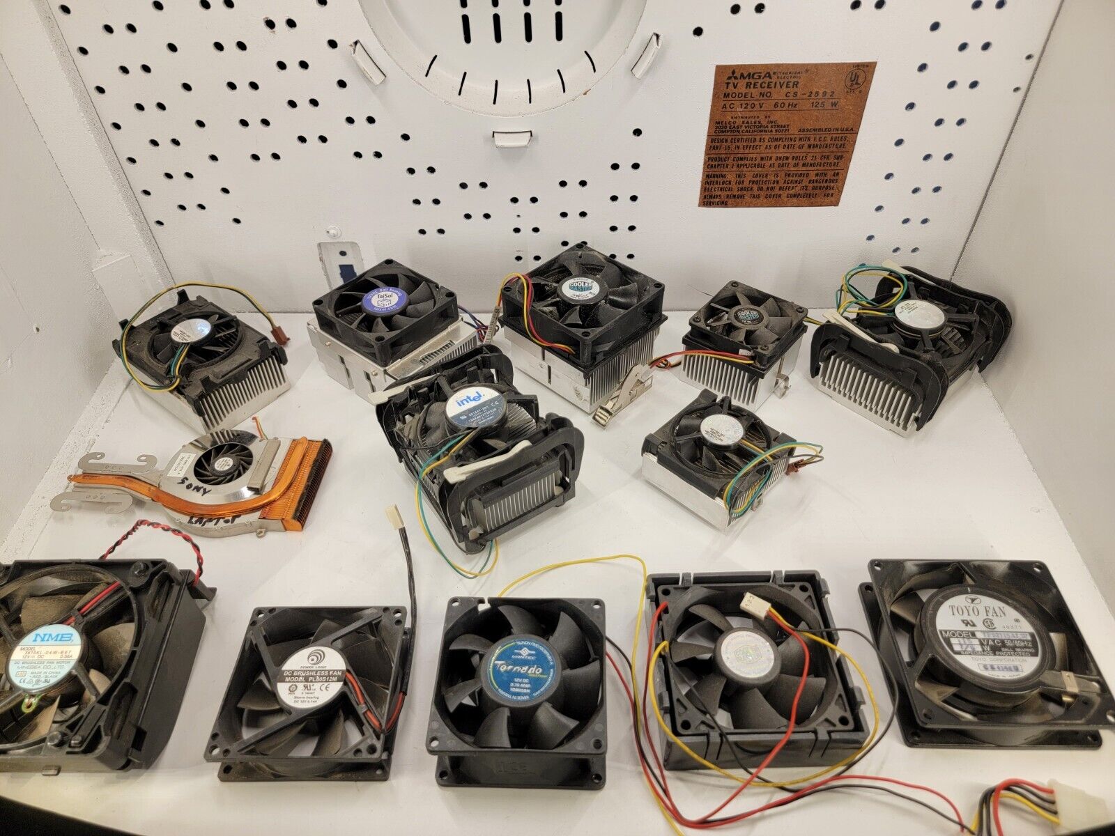 LOT Of 13 VINTAGE CPU FANS & HEAT SINKS Intel Sony TaiSol Cooler Master Toyo NMB