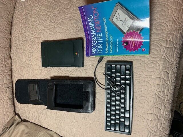 Vintage Apple Newton Messagepad 2000 w/ Keyboard Adapter. Look