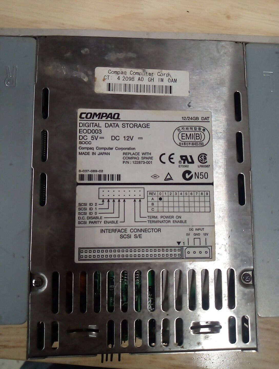 Vintage COMPAQ  122873-001, 12/24GB DDS DAT  tape drive FOR PARTS OR REPAIR
