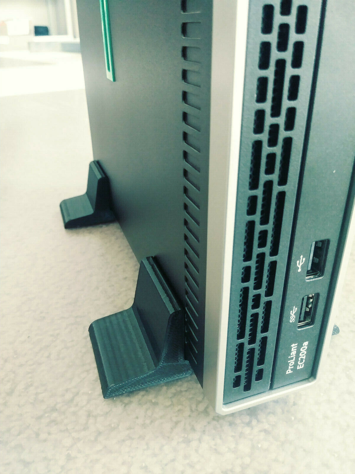 HPE ProLiant EC200a Mini Server plastic vertical stand, base, feet