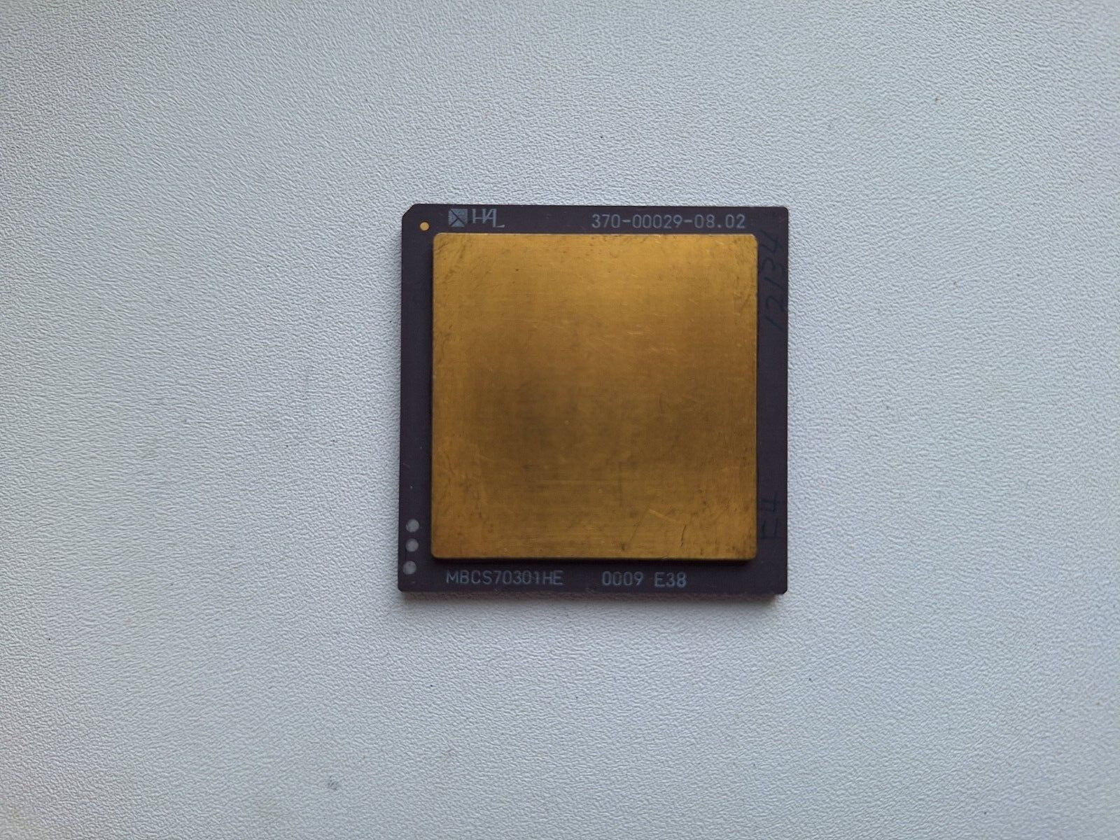 HAL Fujitsu MBCS70301HE 330MHz Sparc64-III/GP CPU very rare vintage CPU GOLD