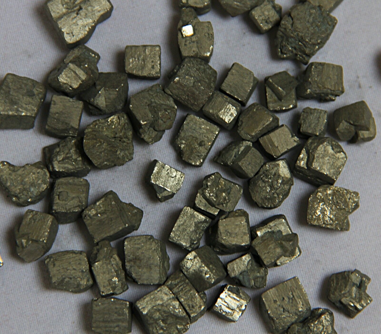 100g (About 15-30 pcs) RARE  NATURAL Iron Pyrite Cubes STONE SPECIMEN
