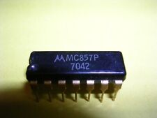 Vintage Motorola MC857P  (MC857, 857) Quad 2-Input NAND Buffer from 1970 picture