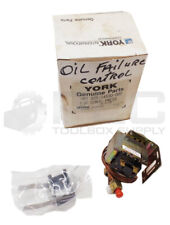 NEW YORK ROBERTSHAW 025 14530 000 OIL PRESSURE SWITCH PD11-1015 C1-11C0-6 *READ* picture
