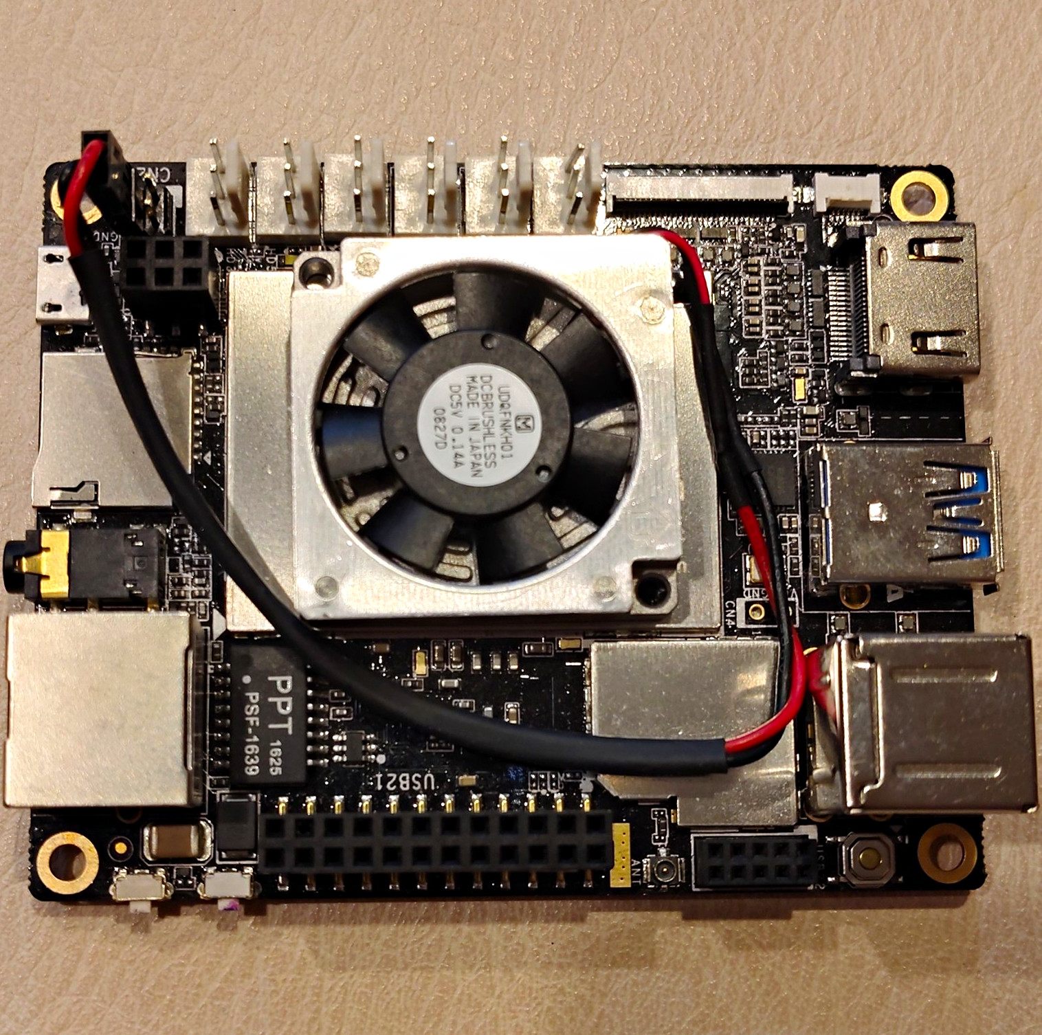LattePanda - a Powerful Windows 10 Mini PC 4GB/64GB with Enterprise License V1.0 LattePanda - a Powerful Windows 10 Mini PC 4GB/64GB with Enterprise License V1.0