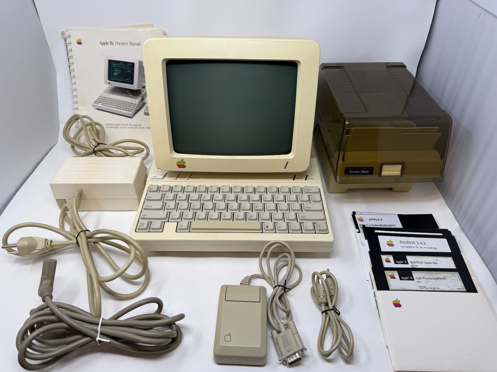 Apple IIc Vintage Computer Monitor Bundle Recapped 128K Mouse 10 Disks Manual Apple IIc Vintage Computer Monitor Bundle Recapped 128K Mouse 10 Disks Manual