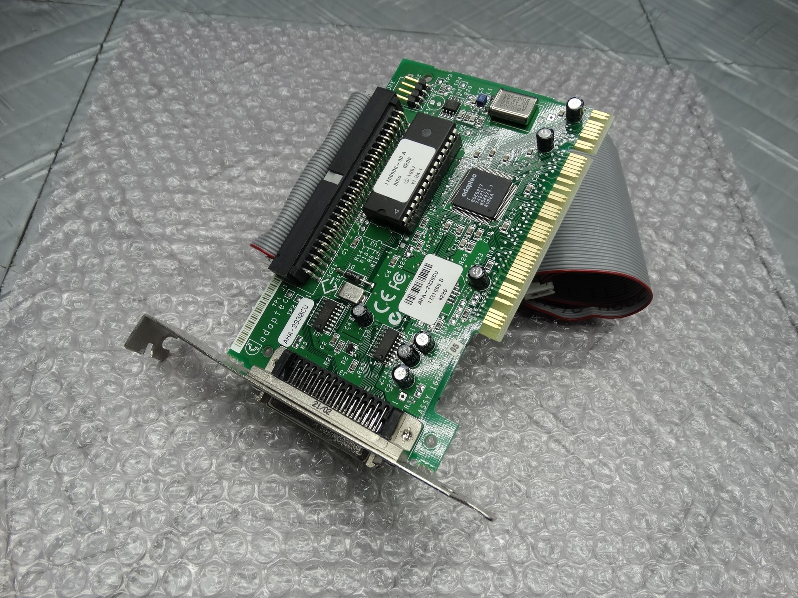 Adaptec AHA-2930CU SCSI Controller Card + Connector Cable Adaptec AHA-2930CU SCSI Controller Card + Connector Cable