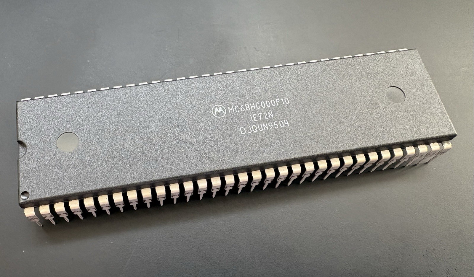 Motorola MC68HC000P10 10MHz CMOS 68000 CPU – Amiga 500 Atari ST Upgrade Motorola MC68HC000P10 10MHz CMOS 68000 CPU – Amiga 500 Atari ST Upgrade