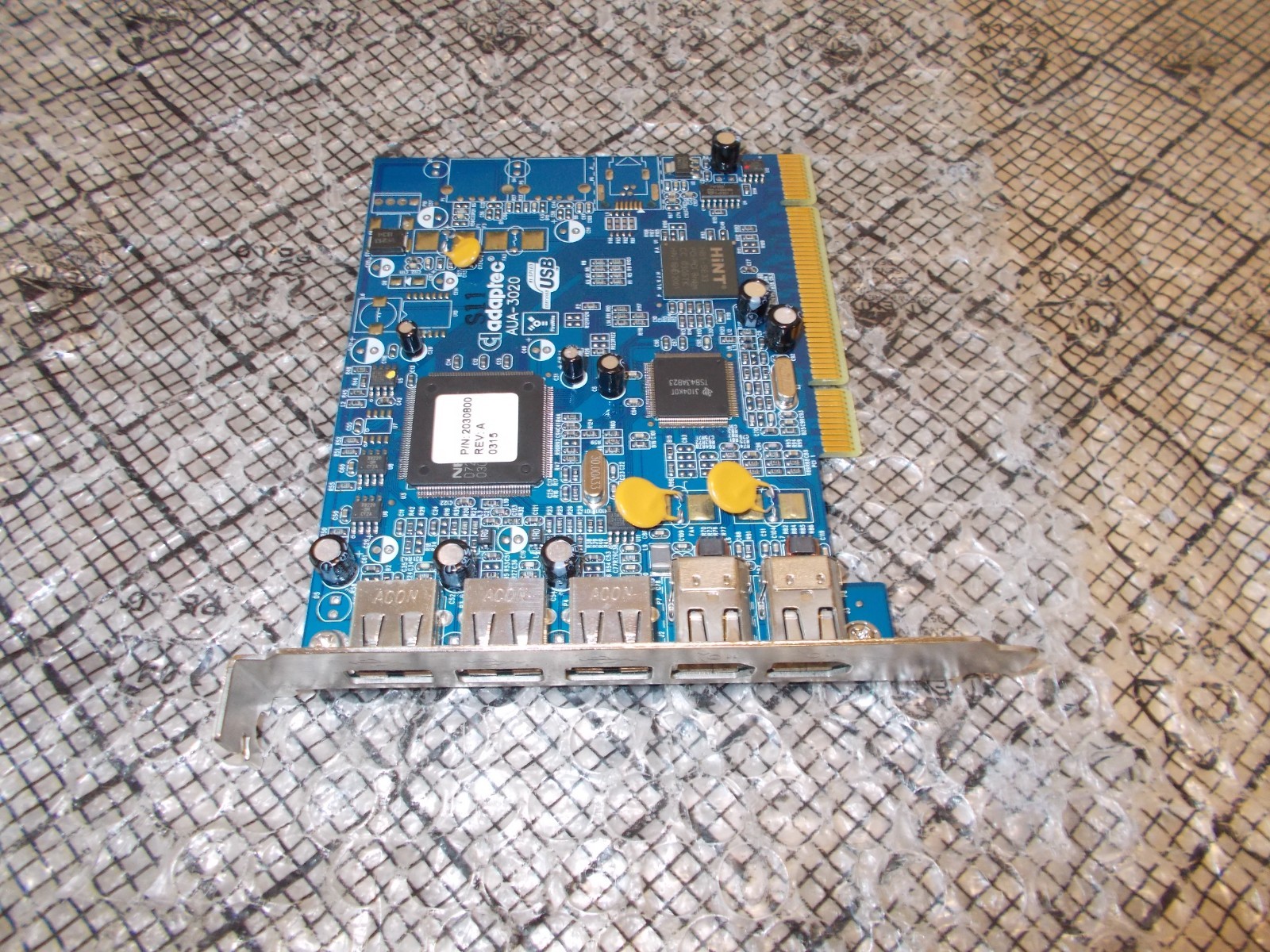 Adaptec Duo Connect AUA-3020 5 Port (3+2) USB 2.0 + Firewire PCI Adapter Card Adaptec Duo Connect AUA-3020 5 Port (3+2) USB 2.0 + Firewire PCI Adapter Card