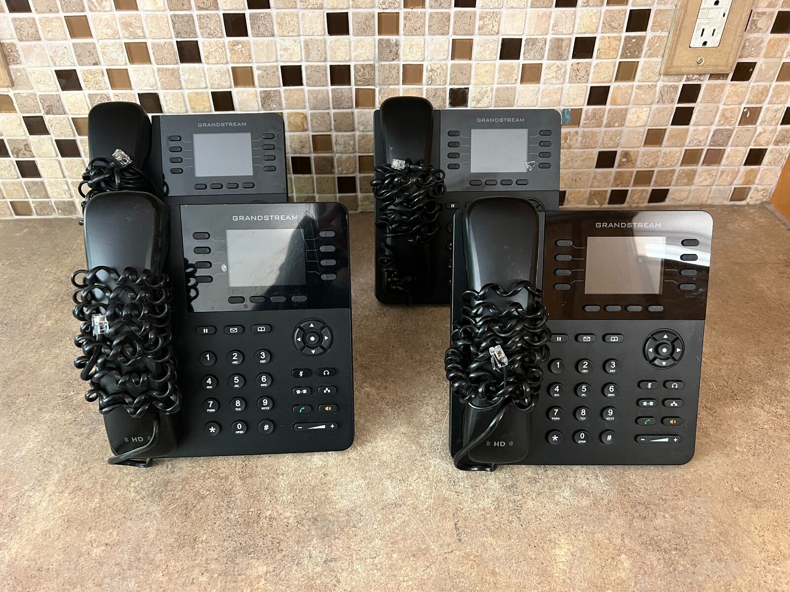 LOT OF 4 Grandstream GXP2135 8 Lines Bluetooth Enterprise VoIP Phone URSB-17w
