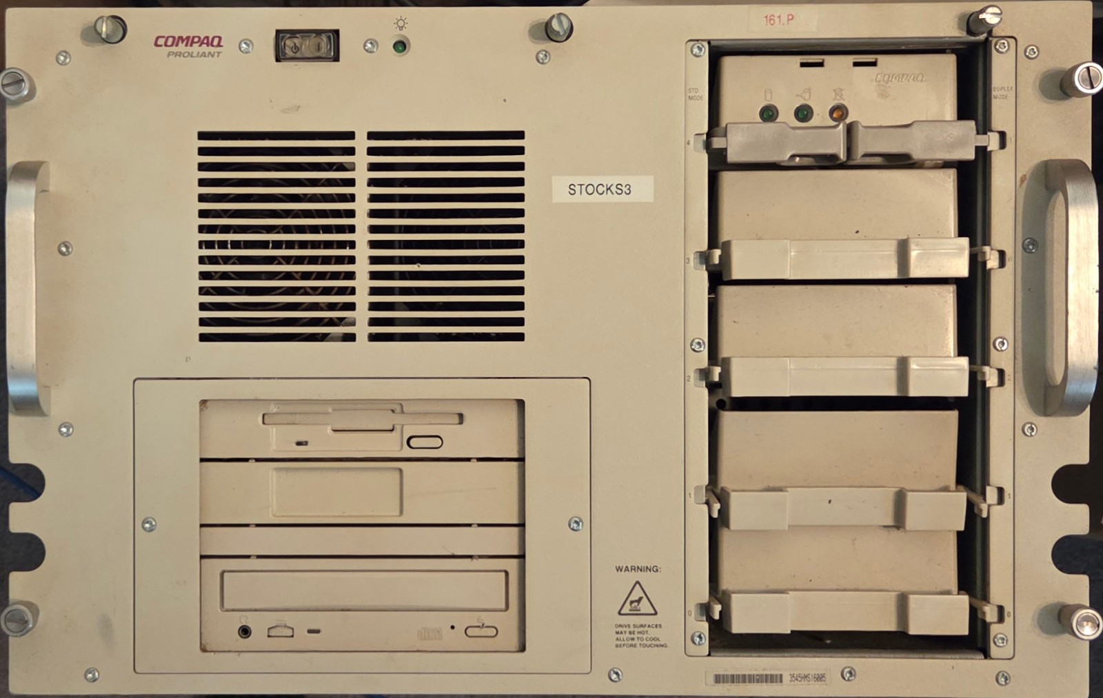 Compaq ProLiant 1500R 5/100 rack server, Series 3155, with IBM 2.1GB 7200rpm HDD Compaq ProLiant 1500R 5/100 rack server, Series 3155, with IBM 2.1GB 7200rpm HDD