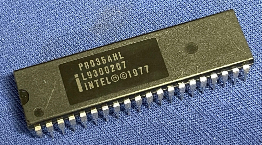 P8035AHL INTEL L9300207 40-PIN DIP VINTAGE 1985+ COLLECTIBLE LAST ONES QTY-1