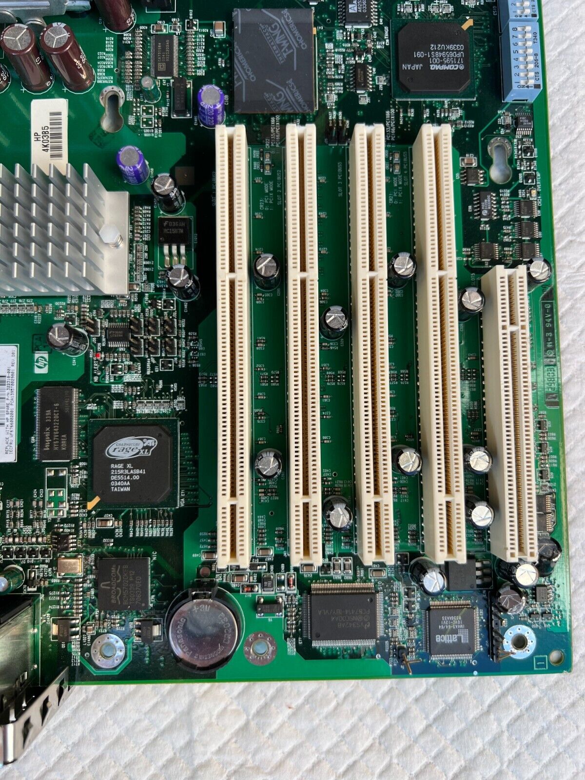HP ProLiant ML350 G3 Server Motherboard 322318-001+Intel Xeon 3.06GHz+Ram ( 2 )