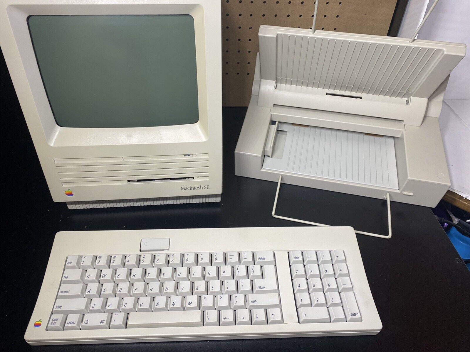 VINTAGE APPLE ORIGINALS Macintosh SE Model: M5011 Computer Lot - ALL ORIGINALS