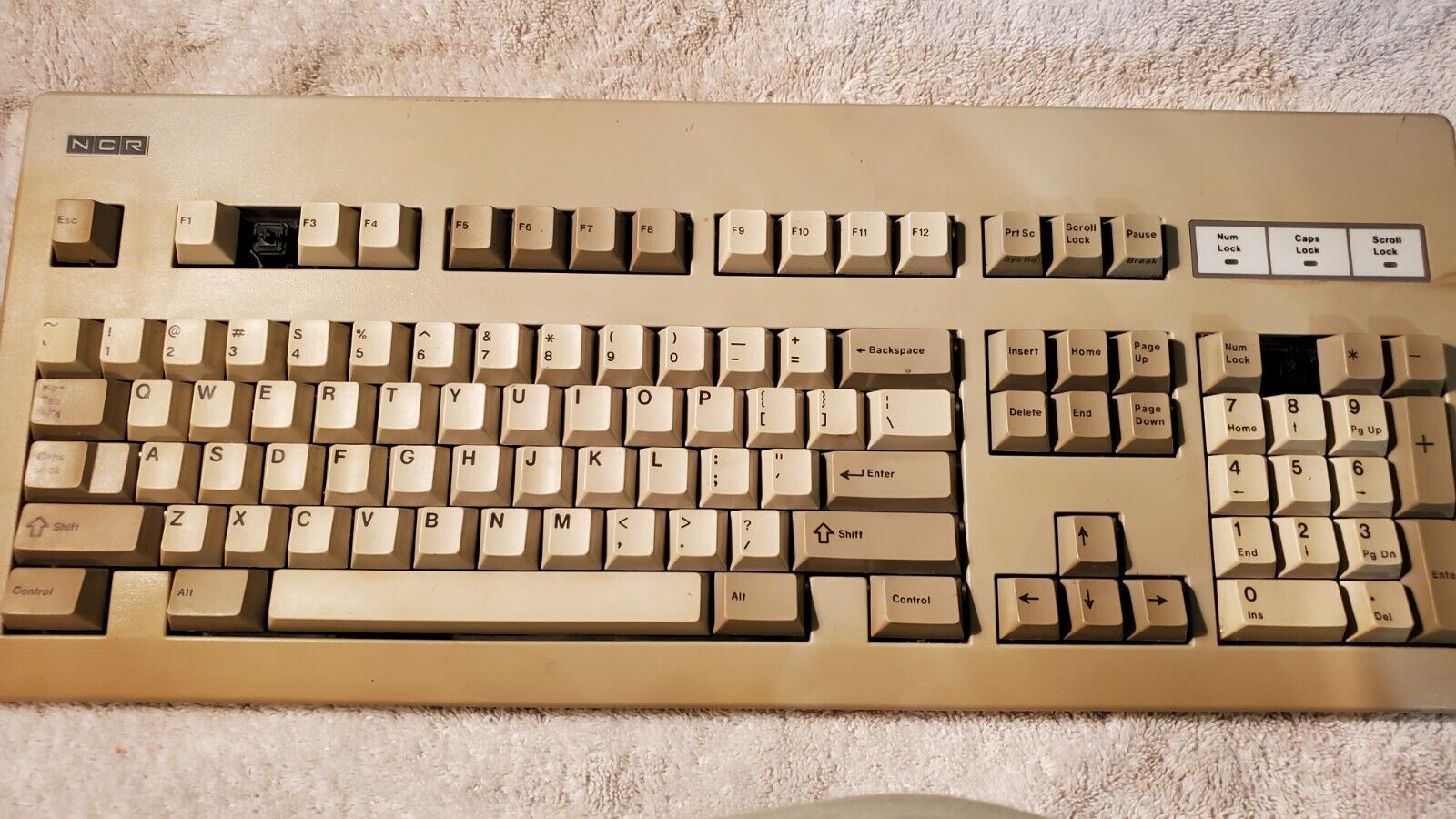NCR Mechanical Clicky Keyboard Vintage H0150-STD1-12-17 Beige (2 Missing Keys)