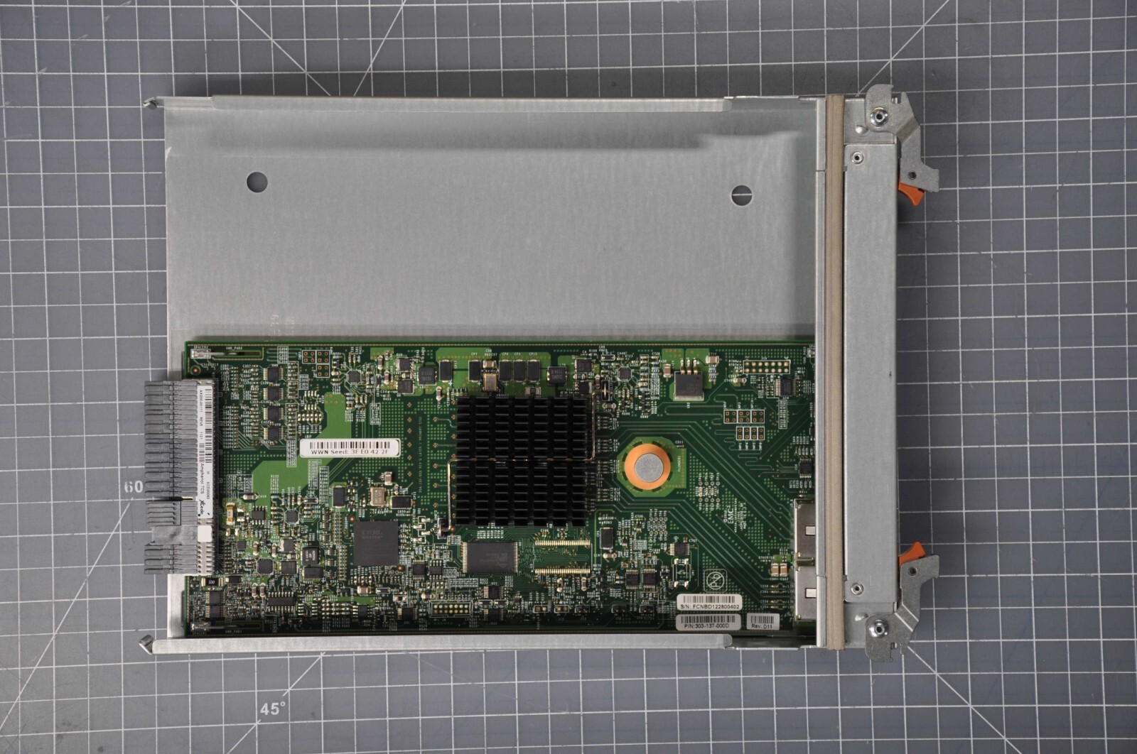 EMC Link Control Card for V2-DAE-12 VNXe3100 VNXe3150 DAE Grade A 303-137-000D EMC Link Control Card for V2-DAE-12 VNXe3100 VNXe3150 DAE Grade A 303-137-000D