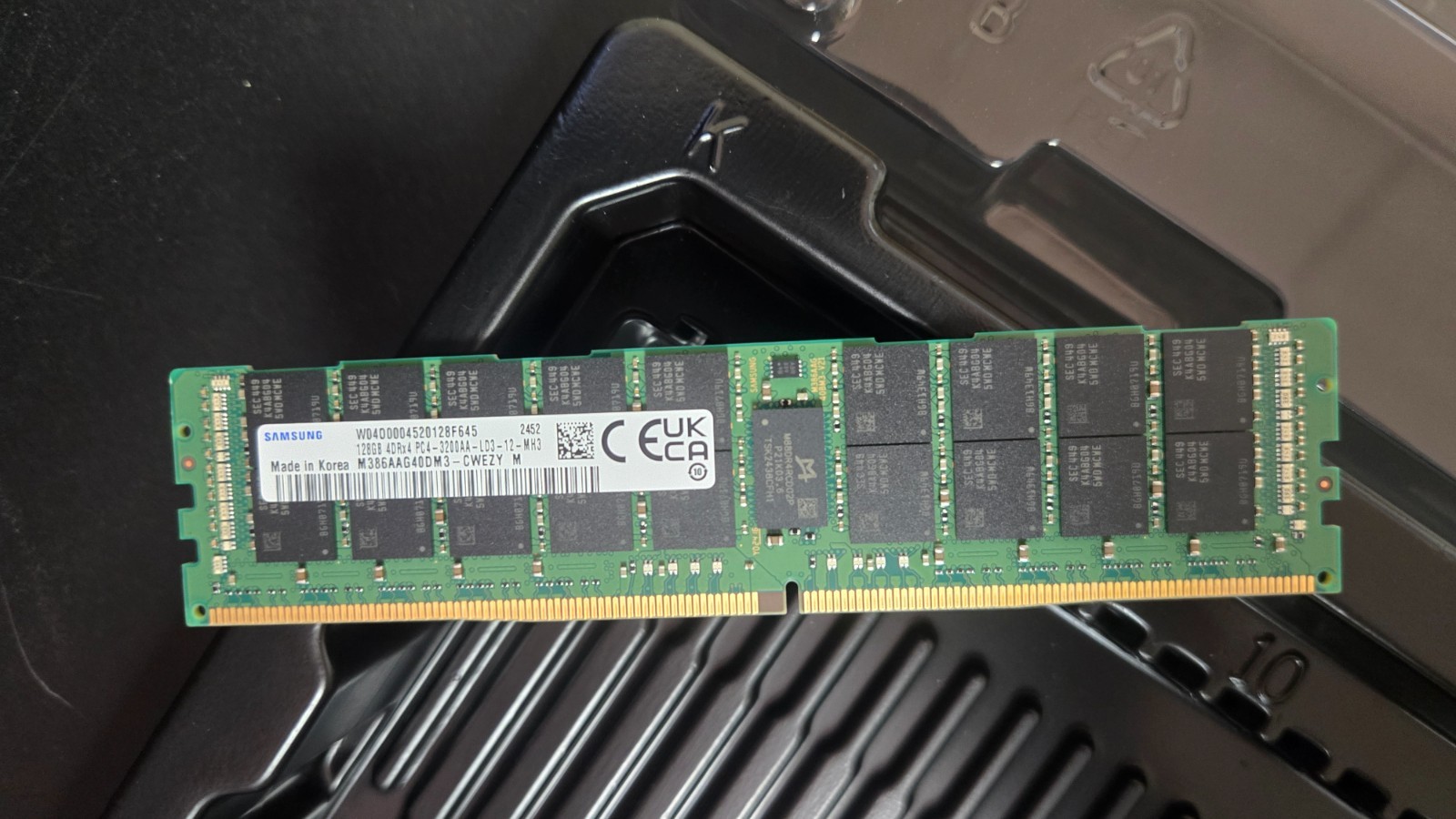 Samsung 128GB 4Rx4 DDR4-3200 ECC LRDIMM PC4-25600 Memory RAM (M386AAG40AM3-CWE)