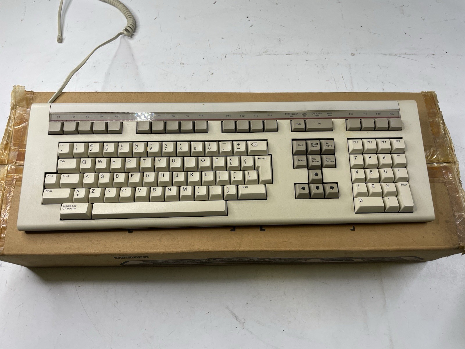 Vintage DEC LK201 Digital Equipment Corporation (DEC) LK201-AA Computer Keyboard Vintage DEC LK201 Digital Equipment Corporation (DEC) LK201-AA Computer Keyboard