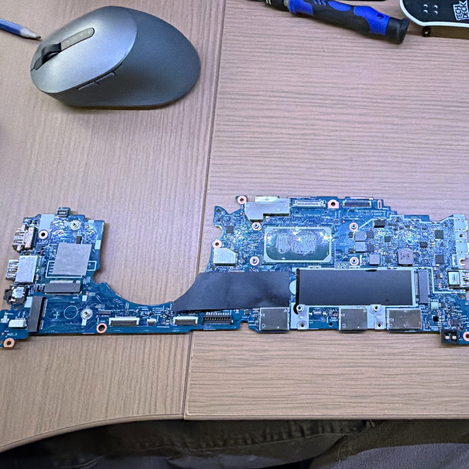 Dell latitude 5320 mainboard i5 8GB RAM Dell latitude 5320 mainboard i5 8GB RAM