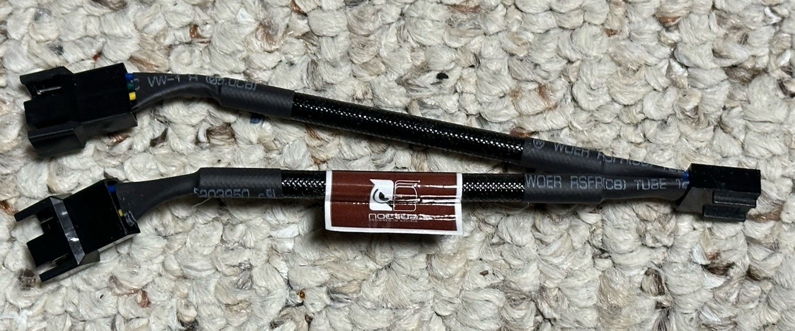 Y Cable 4-Pin NA-YC1 Splitter Adapter 5V 12V 24V PWM for Noctua fan Y Cable 4-Pin NA-YC1 Splitter Adapter 5V 12V 24V PWM for Noctua fan