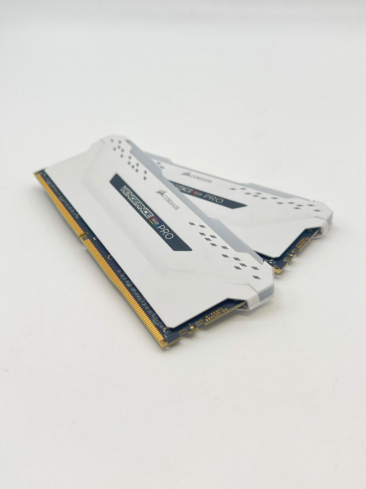 Corsair Vengeance RGB Pro White 16GB (2x8GB) DDR4 3200MHz CL16 For Parts READ Corsair Vengeance RGB Pro White 16GB (2x8GB) DDR4 3200MHz CL16 For Parts READ