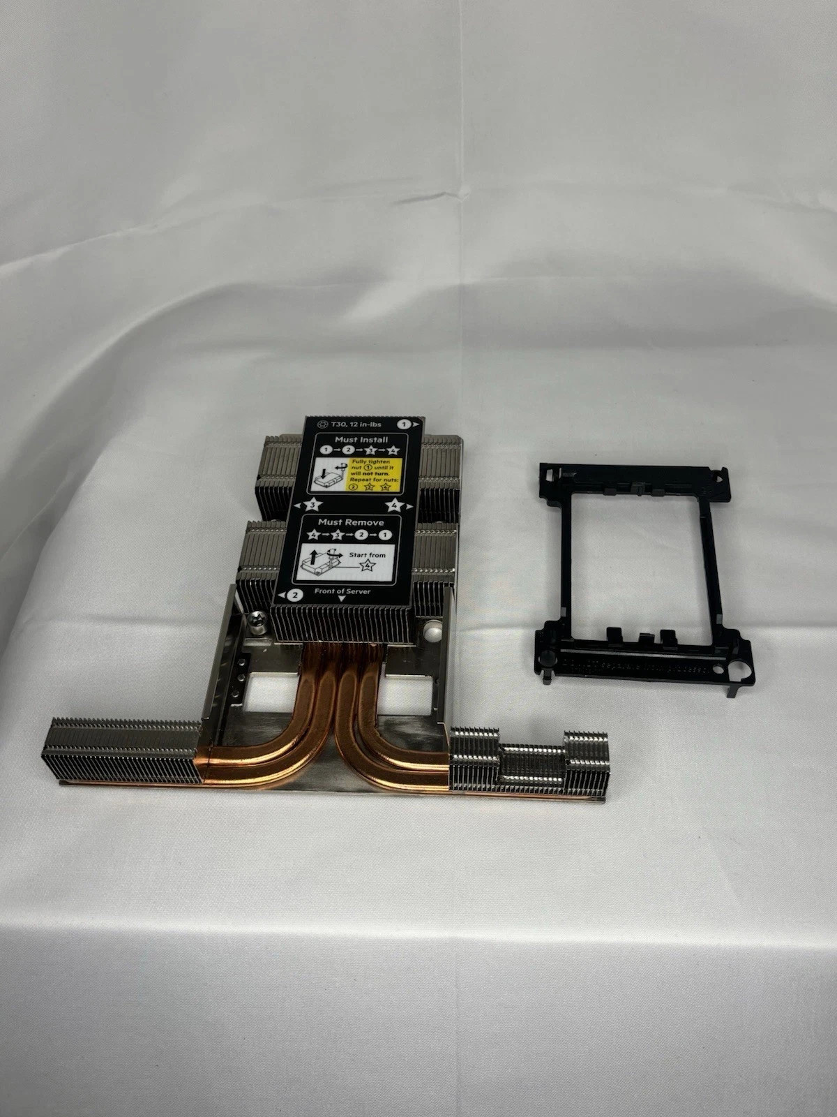 872453-001 /873591-001 / 867651-001 DL360 G10 / DL560 G10 HEATSINK HP w/CPU CLIP 872453-001 /873591-001 / 867651-001 DL360 G10 / DL560 G10 HEATSINK HP w/CPU CLIP