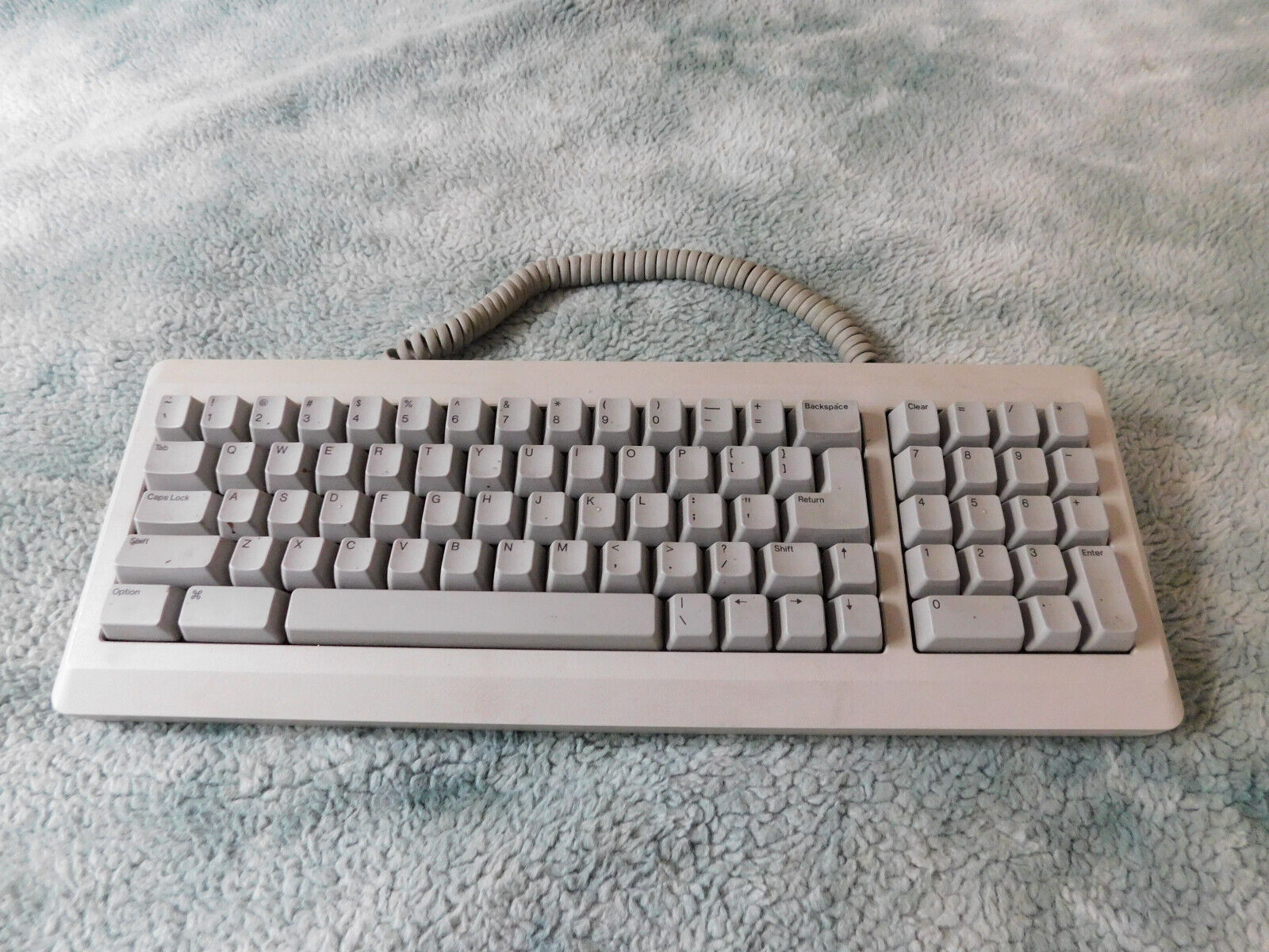 Vintage Apple Computer Mac M0110A Keyboard w/ Cable Japan