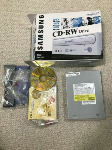 SAMSUNG CD-RW DRIVE MODEL SW-224 AMAZING CONDITION+ORIGINAL BOX    NEVER USED