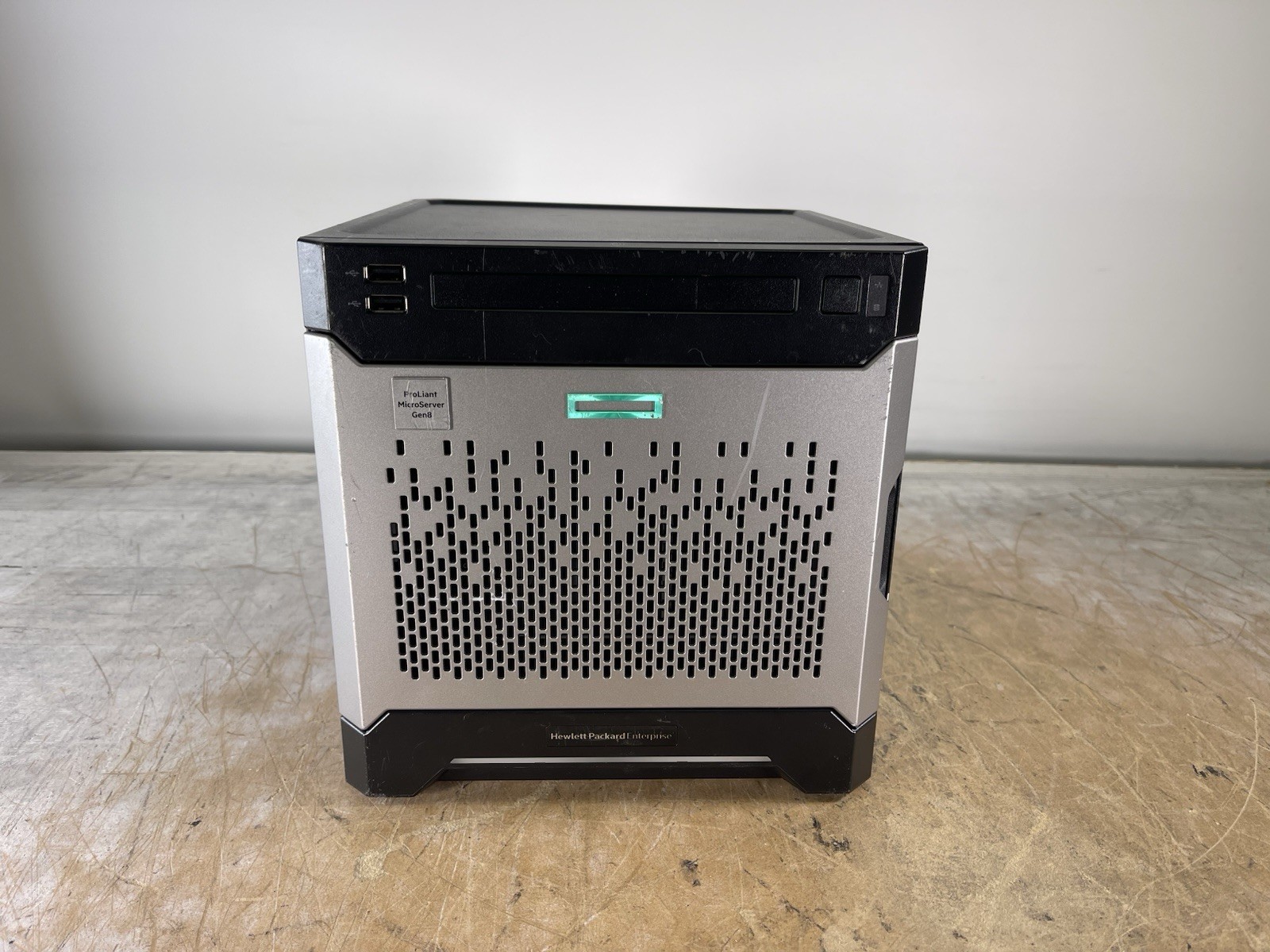 HP PROLIANT MICROSERVER GEN8 E3-1220LV2 @ 2.30GHz, 8GB RAM, NO HDD/OS