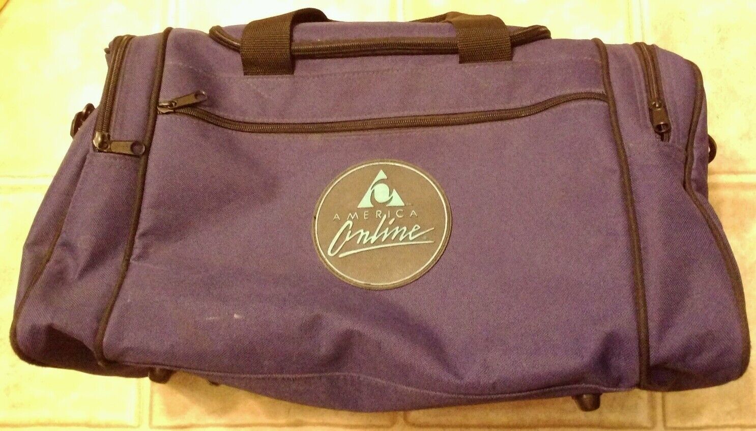 Vtg AOL America Online Dark Blue Duffle Travel Bag w/ Shoulder Strap 100% Poly