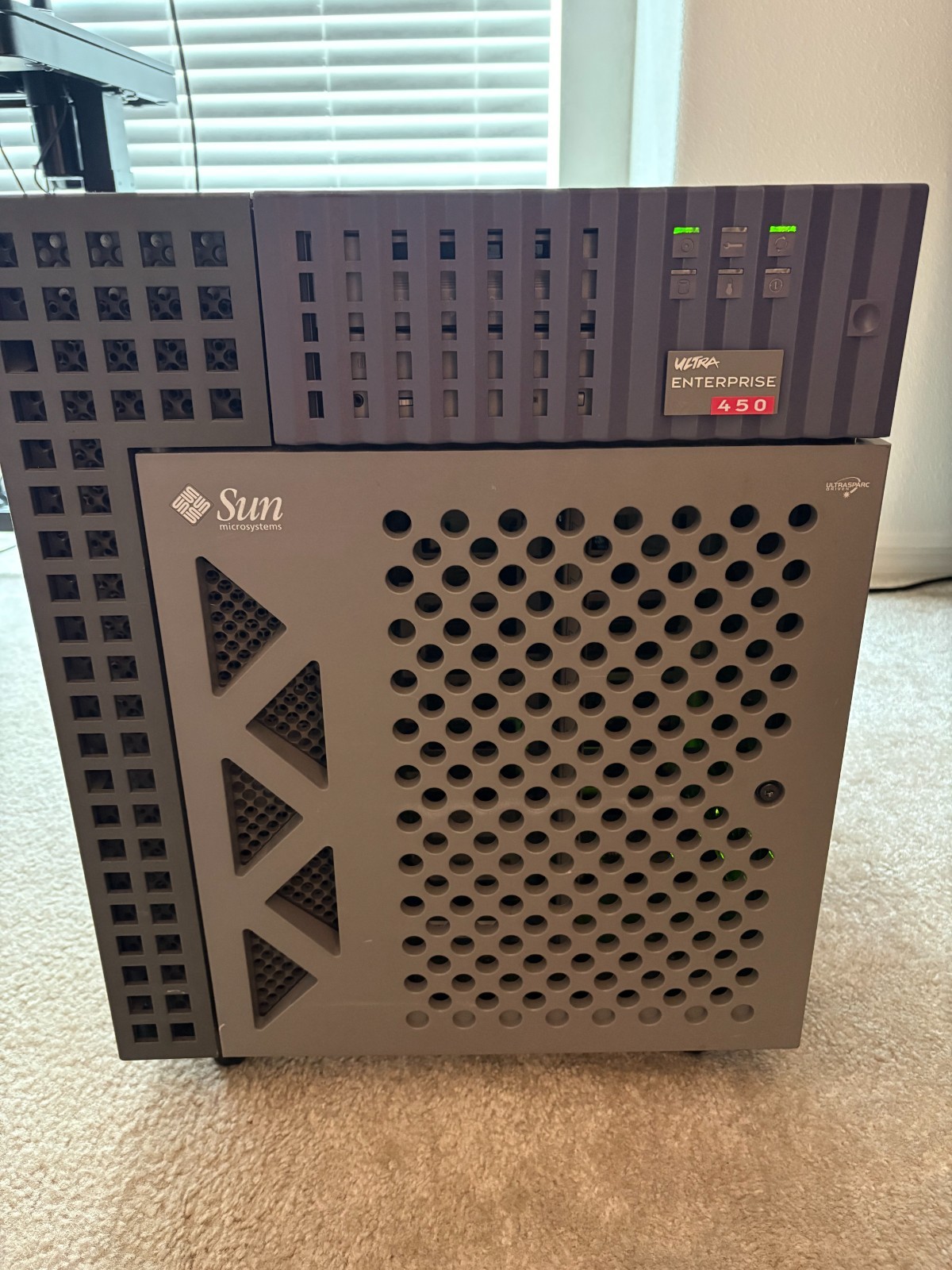 Sun Enterprise e450 400mhz cpu(x4), 4gb ram, 9gb HD w/spud most complete on ebay Sun Enterprise e450 400mhz cpu(x4), 4gb ram, 9gb HD w/spud most complete on ebay