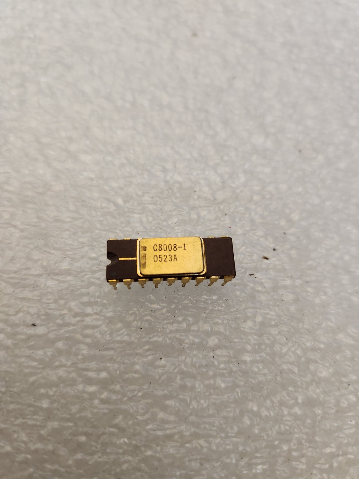 Vintage Rare Intel C8008-1 Microprocessor CPU MCS-8 Purple Ceramic Gold 1970s Vintage Rare Intel C8008-1 Microprocessor CPU MCS-8 Purple Ceramic Gold 1970s