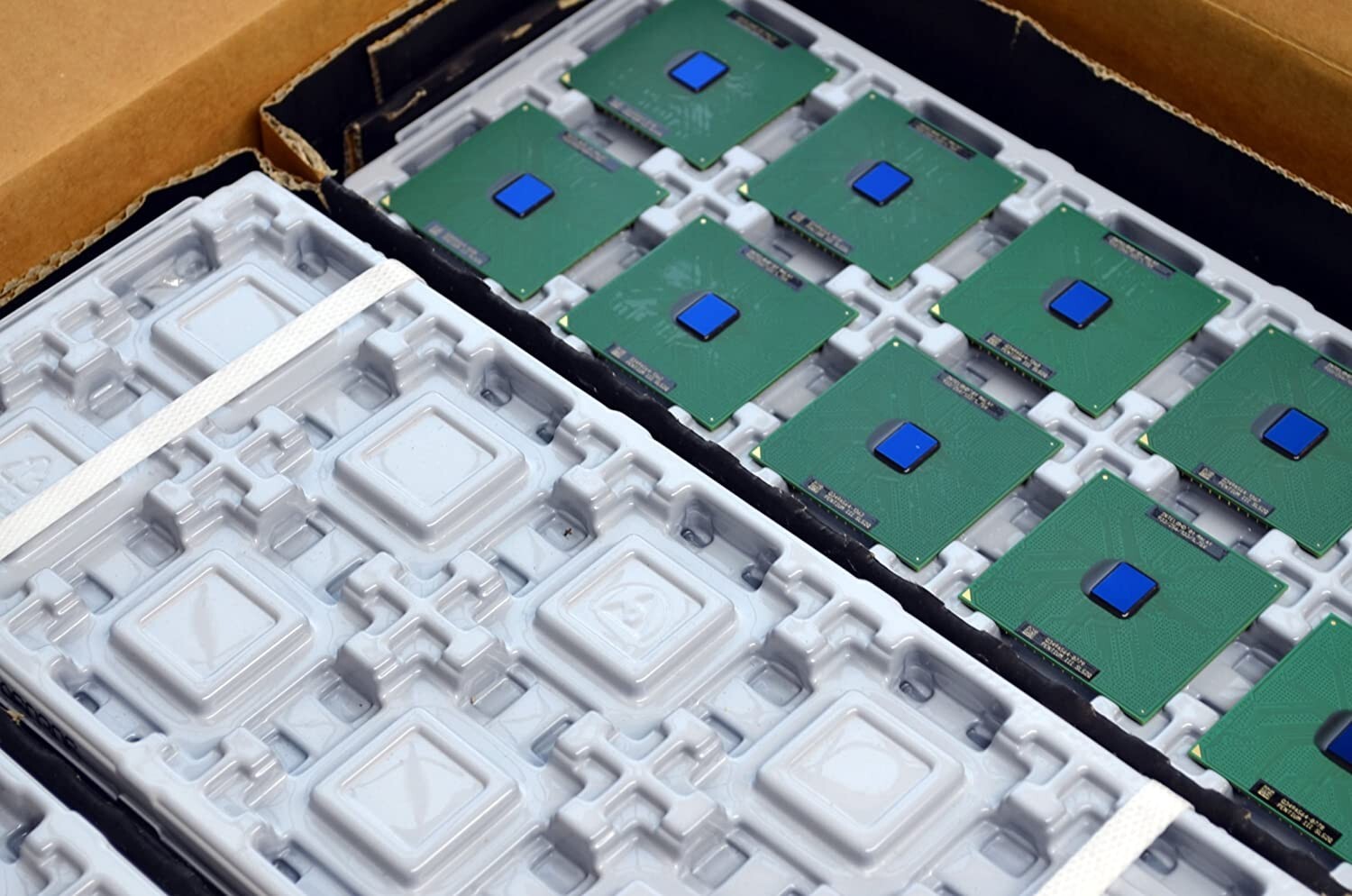Intel Pentium III Socket 370 933mhz 256KB 133 FSB 1.75V SL52Q Coppermine Core Intel Pentium III Socket 370 933mhz 256KB 133 FSB 1.75V SL52Q Coppermine Core