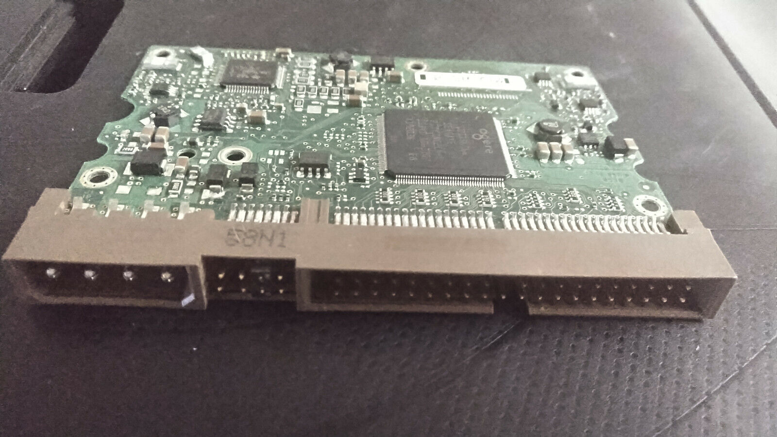{SEAGATE} Barracuda 7200.9 ST3500841A 500GB IDE HDD PCB and Screws