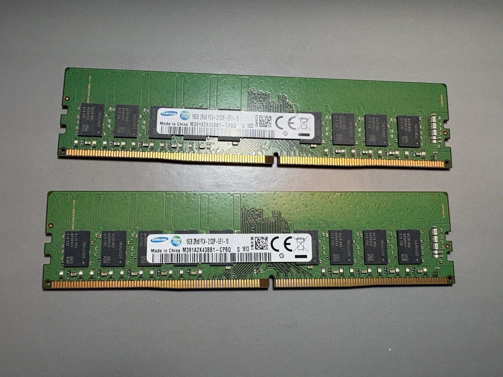 Samsung 32GB (2 X 16GB) PC4-17000 (DDR4-2133) Memory (M391A2K43BB1-CPB) Samsung 32GB (2 X 16GB) PC4-17000 (DDR4-2133) Memory (M391A2K43BB1-CPB)