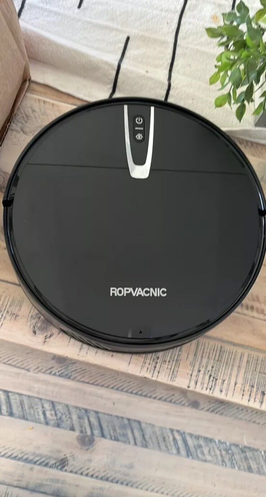 Ropvanic A1 Self-Charging Robot Vacuum Cleaner