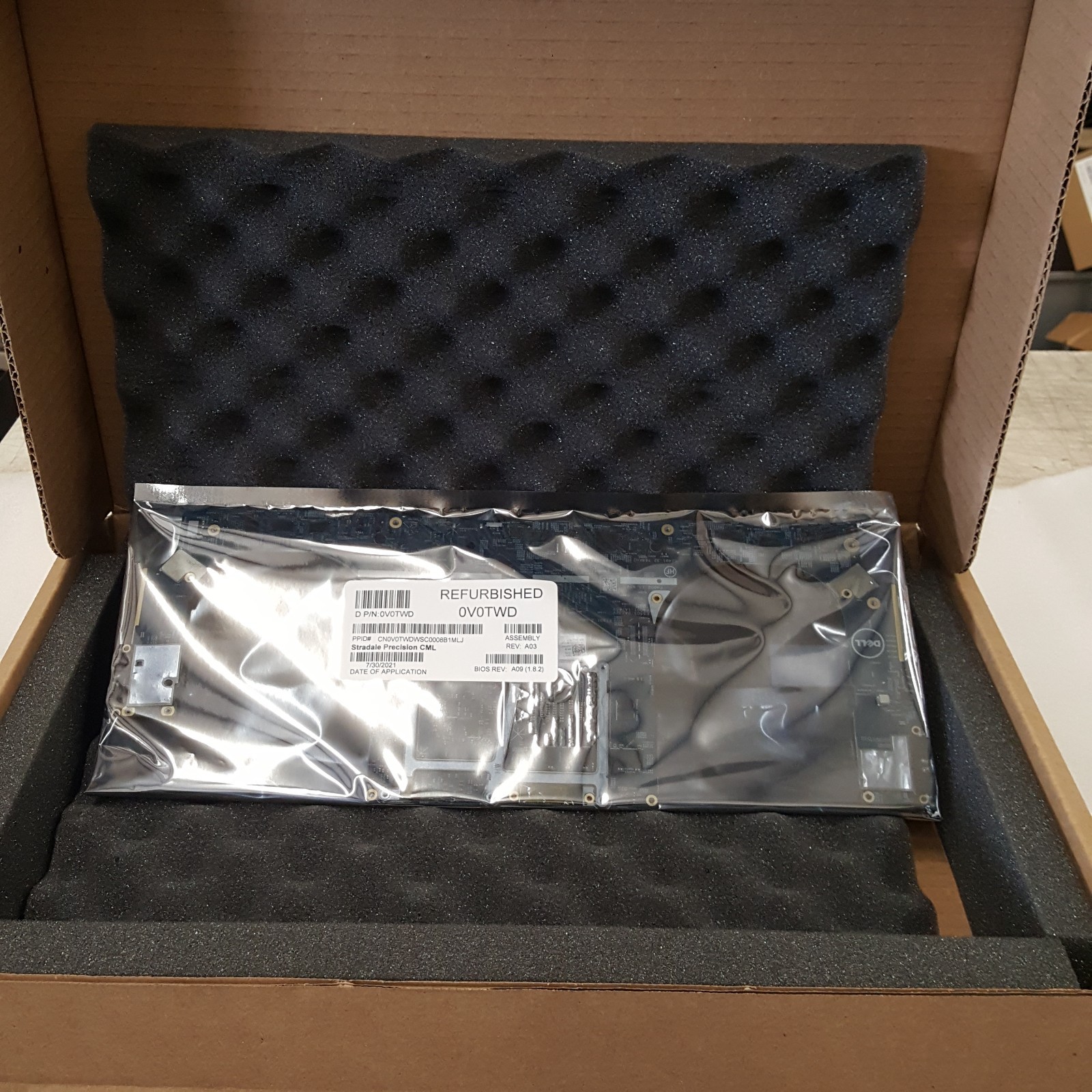 DELL Precision 17 5750 XEON W-10885M CPU + RTX 3000 MOTHERBOARD - V0TWD DELL Precision 17 5750 XEON W-10885M CPU + RTX 3000 MOTHERBOARD - V0TWD