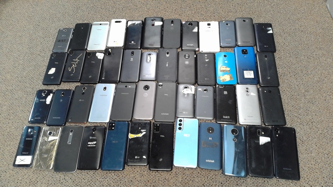Lot of 48 Non-Working Mixed Brand Smartphones Samsung Motorola No Power Lot of 48 Non-Working Mixed Brand Smartphones Samsung Motorola No Power