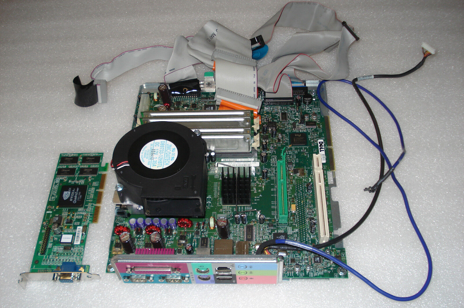 DELL MY-01P463 MotherBoard w/ Intel Pentium4 2.53GHz, 2GB Memory, 6 Cable 1 Card