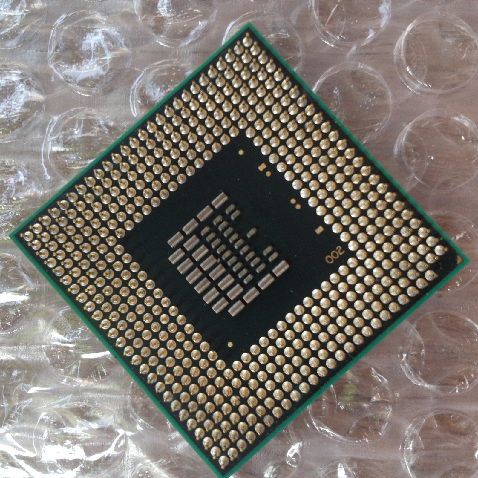 Intel Core 2 Duo Mobile T9300 SLAQG SLAYY 2.5 GHZ 6MB 800MHZ CPU Processor Intel Core 2 Duo Mobile T9300 SLAQG SLAYY 2.5 GHZ 6MB 800MHZ CPU Processor