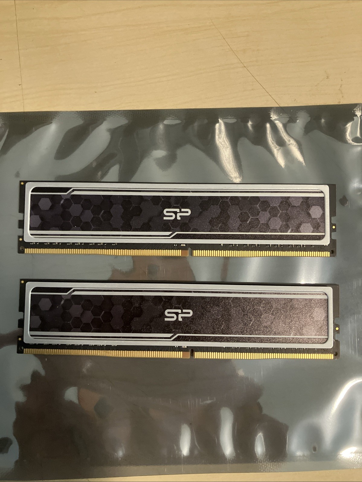 Silicon Power 16GB (2x8GB) DDR4-3200 PC Memory CL16 SP008GXLZI320BSAJ5
