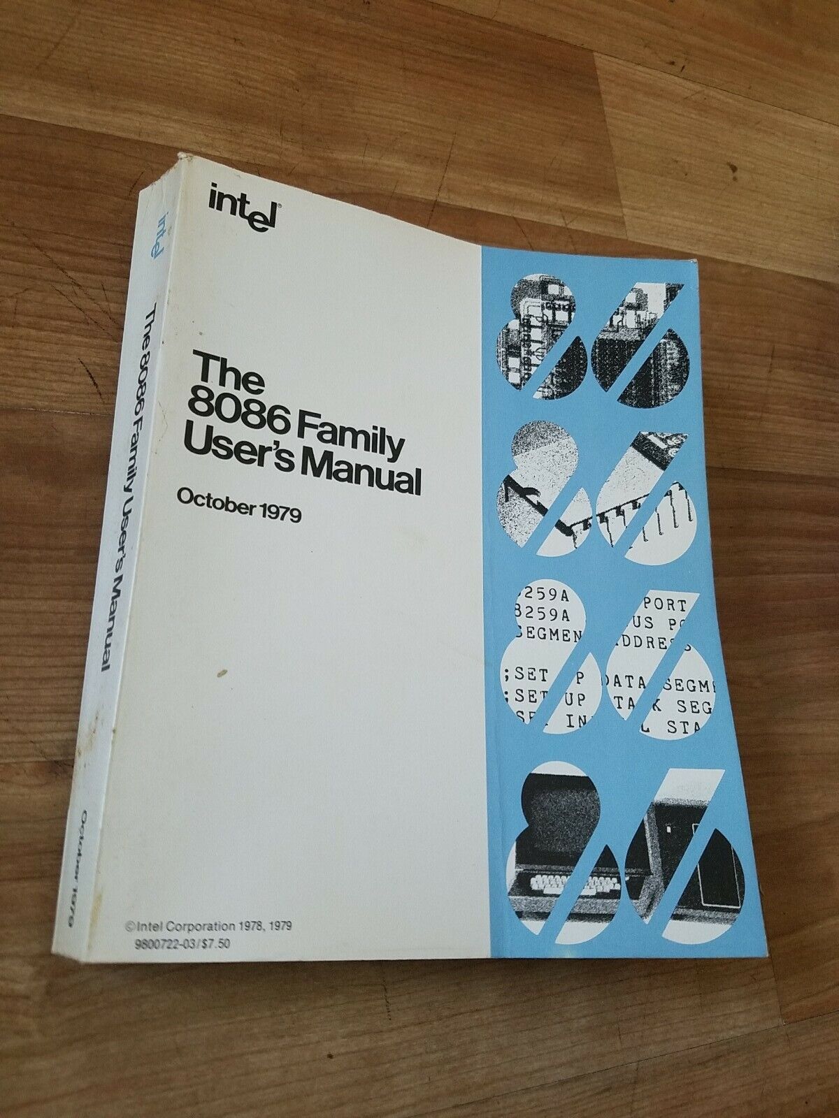 8086 Family User\'s Manual: October 1979 Paperback Intel Corporation