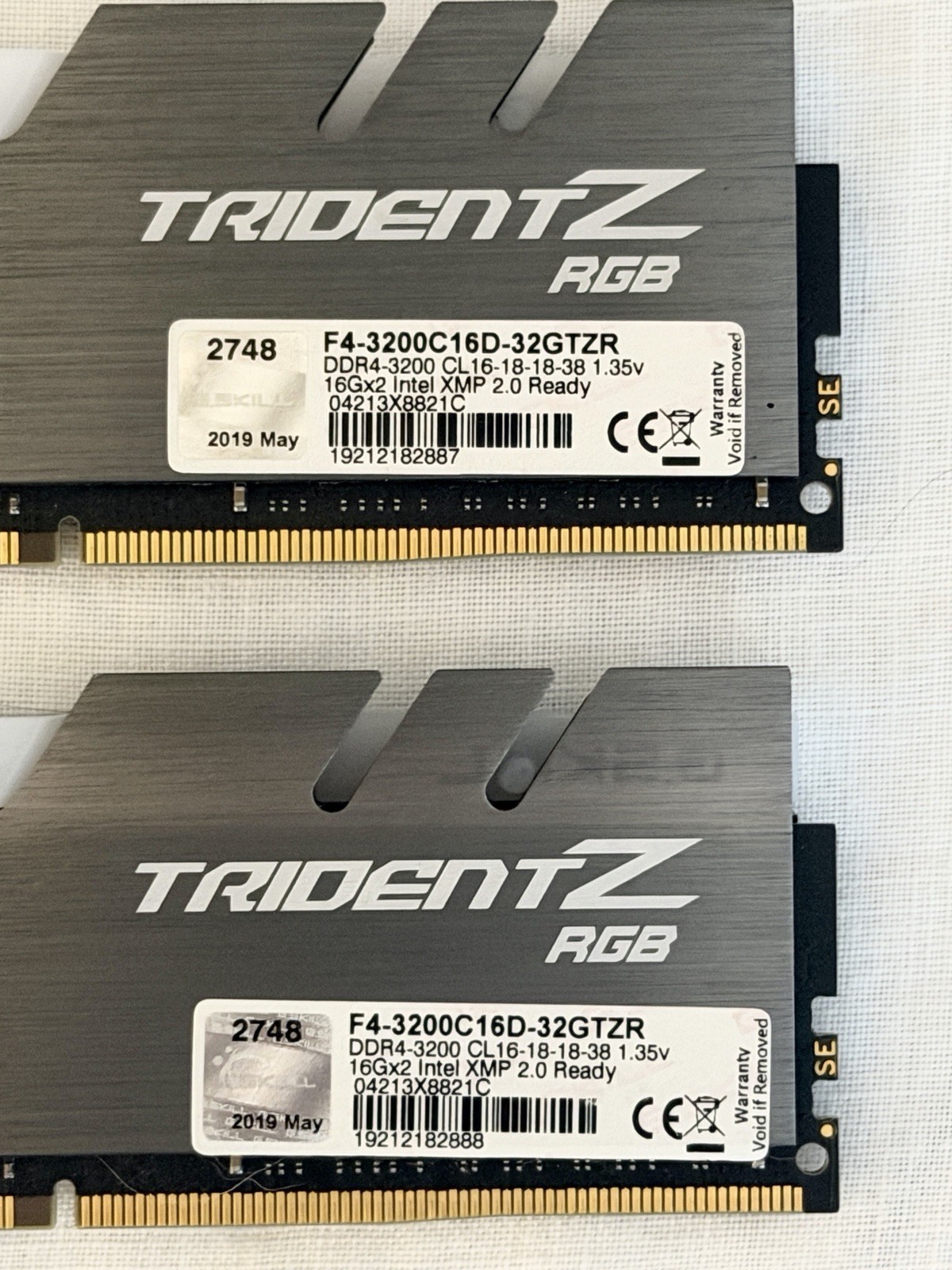 G.SKILL Trident Z RGB 32GB (2x16GB) DDR4-3200 CL14 DIMM F4-3200C14D-32GTZR G.SKILL Trident Z RGB 32GB (2x16GB) DDR4-3200 CL14 DIMM F4-3200C14D-32GTZR